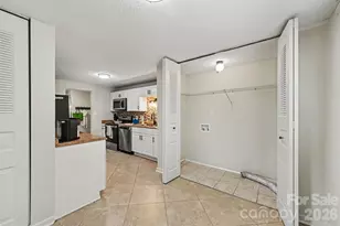 7319 Shadowlake Dr, Charlotte, NC 28226 - Photo 9
