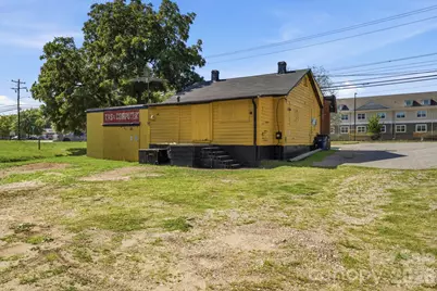 2026 12th Avenue NE, Hickory, NC 28601 - Photo 23