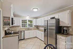 9301 Hinson Dr, Matthews, NC 28105 - Photo 17