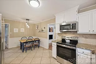9301 Hinson Dr, Matthews, NC 28105 - Photo 19