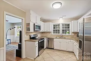 9301 Hinson Dr, Matthews, NC 28105 - Photo 15