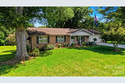 3210 W Calvin Street, Claremont, NC 28610 - Photo 1