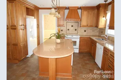 1330 E Barden Road, Charlotte, NC 28226 - Photo 3
