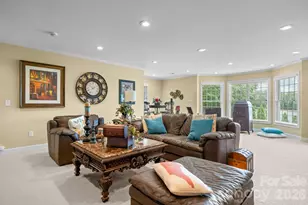 3740 Pinecrest Dr NE, Hickory, NC 28601 - Photo 27