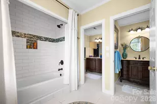 3740 Pinecrest Dr NE, Hickory, NC 28601 - Photo 31
