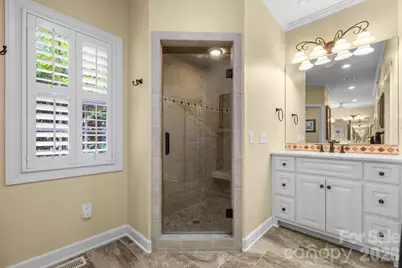 3740 Pinecrest Drive NE, Hickory, NC 28601 - Photo 25