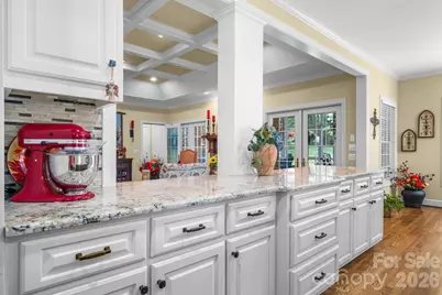 3740 Pinecrest Drive NE, Hickory, NC 28601 - Photo 17