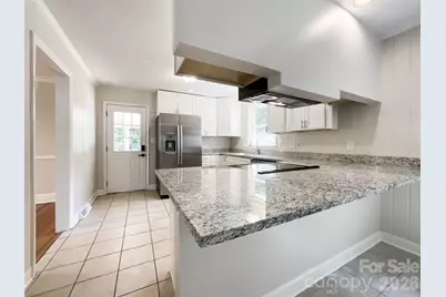 6728 Lakeside Drive, Charlotte, NC 28215 - Photo 21