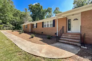 6728 Lakeside Dr, Charlotte, NC 28215 - Photo 5