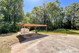 6728 Lakeside Dr, Charlotte, NC 28215 - Photo 45
