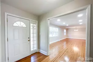 6728 Lakeside Dr, Charlotte, NC 28215 - Photo 7