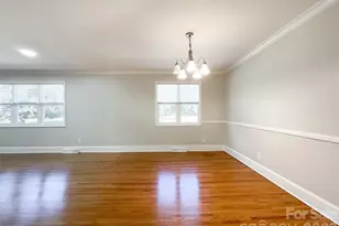 6728 Lakeside Dr, Charlotte, NC 28215 - Photo 15