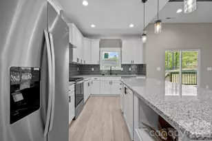 79 Crystal Mountain Dr, Hendersonville, NC 28739 - Photo 5