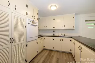 688 Grandview Dr NE, Concord, NC 28025 - Photo 33