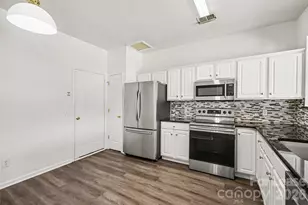 8169 Kincaid Ct, Charlotte, NC 28277 - Photo 3