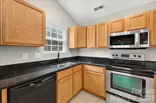8732 Brookstead Meadow Ct, Charlotte, NC 28215 - Photo 17