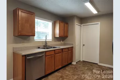 2038 Dunsmore Lane, Waxhaw, NC 28173 - Photo 5