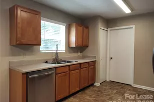 2038 Dunsmore Ln, Waxhaw, NC 28173 - Photo 5