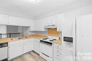 7301 Pebblestone Dr, Charlotte, NC 28212 - Photo 5