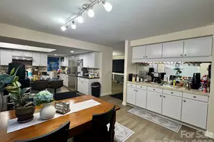 200 Foxlair Ct, Matthews, NC 28105 - Photo 39