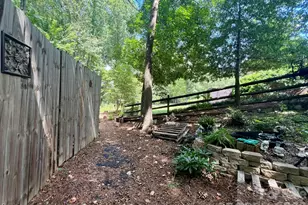200 Foxlair Ct, Matthews, NC 28105 - Photo 15