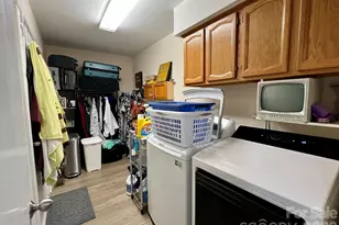 200 Foxlair Ct, Matthews, NC 28105 - Photo 35