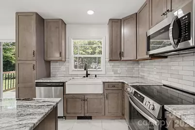 4219 Tipperary Place, Charlotte, NC 28215 - Photo 13