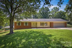 1208 35th St Pl NE, Conover, NC 28613 - Photo 3