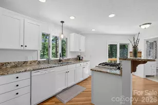 200 Newman Dr, Hendersonville, NC 28792 - Photo 11