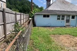 28 W Chestnut St, Rosman, NC 28712 - Photo 15