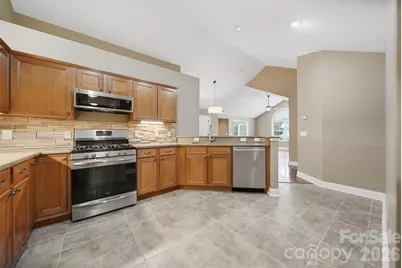 808 Wynnshire Drive #B, Hickory, NC 28601 - Photo 15
