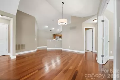 808 Wynnshire Drive #B, Hickory, NC 28601 - Photo 9