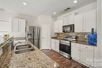 8411 Highgate Drive, Charlotte, NC 28215 - Photo 5