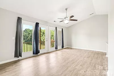6165 Meadow Rose Lane, Charlotte, NC 28215 - Photo 7