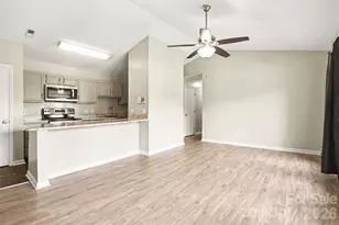 6165 Meadow Rose Ln, Charlotte, NC 28215 - Photo 11