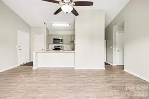 6165 Meadow Rose Ln, Charlotte, NC 28215 - Photo 9