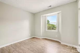 6165 Meadow Rose Ln, Charlotte, NC 28215 - Photo 21