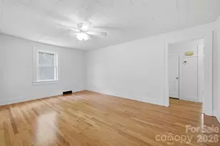825 21st St Dr SE, Hickory, NC 28602 - Photo 7