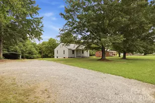 825 21st St Dr SE, Hickory, NC 28602 - Photo 27