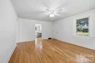 825 21st St Dr SE, Hickory, NC 28602 - Photo 9