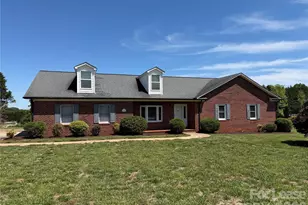 236 Meadow Oaks Dr, Statesville, NC 28625 - Photo 1