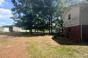 1663 Harris Henrietta Rd, Forest City, NC 28043 - Photo 3