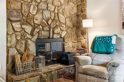 6355 Windsor Gate Lane, Charlotte, NC 28215 - Photo 5