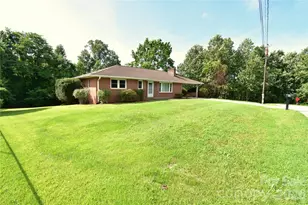 605 S Buena Vista Dr, Hendersonville, NC 28792 - Photo 29