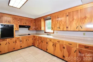 605 S Buena Vista Dr, Hendersonville, NC 28792 - Photo 7