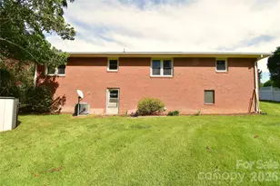 605 S Buena Vista Dr, Hendersonville, NC 28792 - Photo 33