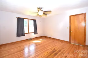 605 S Buena Vista Dr, Hendersonville, NC 28792 - Photo 17