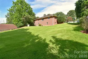 605 S Buena Vista Dr, Hendersonville, NC 28792 - Photo 31