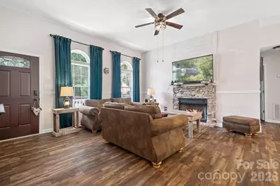 138 Valley Glen Drive, Troutman, NC 28166 - Photo 5