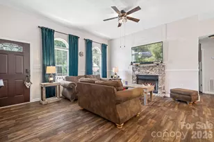 138 Valley Glen Dr, Troutman, NC 28166 - Photo 5